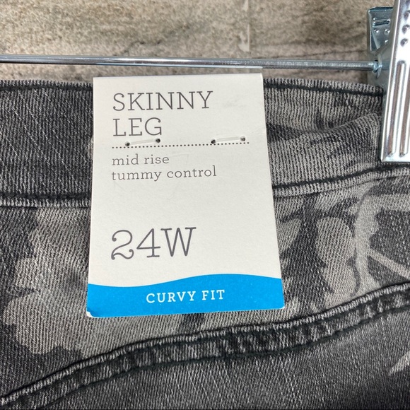 Style & Co Calla Lily Denim Mid-Rise Skinny Jeans - Picture 7 of 10